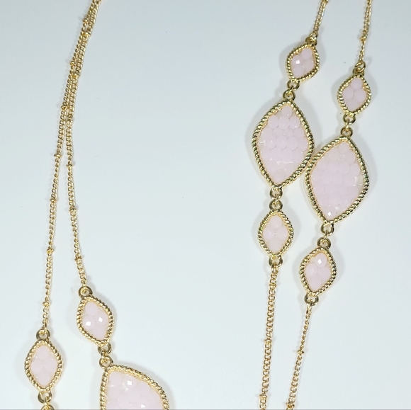 NWT-AMRITA SINGH-LIGHT PINK CRYSTALS AND GOLD NECKLACE - Picture 8 of 8